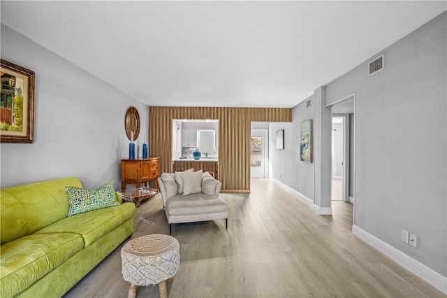 677 Royal Palm Boulevard 23, Vero Beach, FL 32960