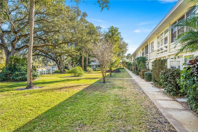 677 Royal Palm Boulevard 23, Vero Beach, FL 32960