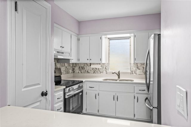 677 Royal Palm Boulevard 23, Vero Beach, FL 32960