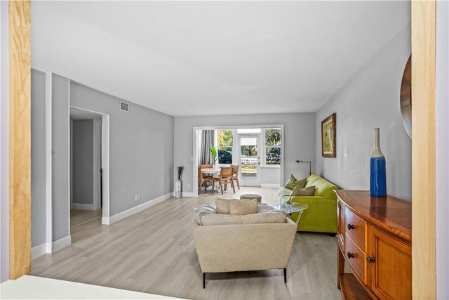 677 Royal Palm Boulevard 23, Vero Beach, FL 32960