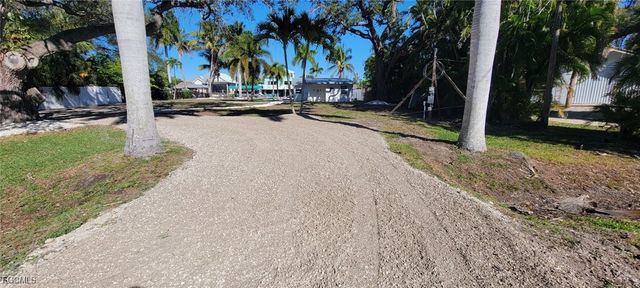 3348 6th AVE, St James City, FL 33956