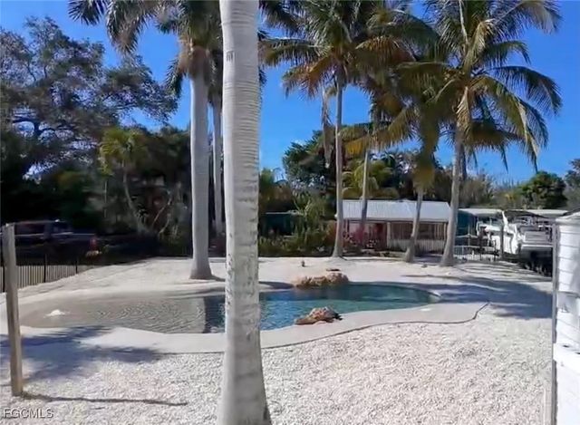 3348 6th AVE, St James City, FL 33956