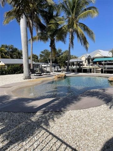 3348 6th AVE, St James City, FL 33956