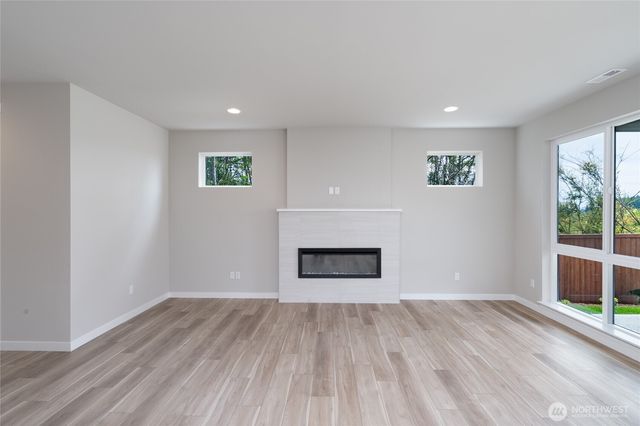 2452 SW Ridgeway Drive, Oak Harbor, WA 98277