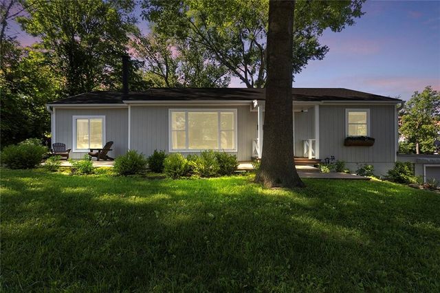 1135 ELIZABETH Street, Liberty, MO 64068