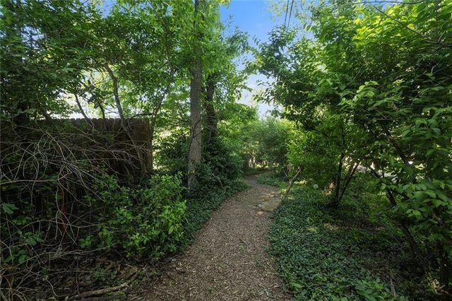 1135 ELIZABETH Street, Liberty, MO 64068