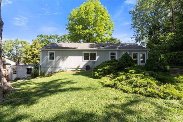 1135 ELIZABETH Street, Liberty, MO 64068