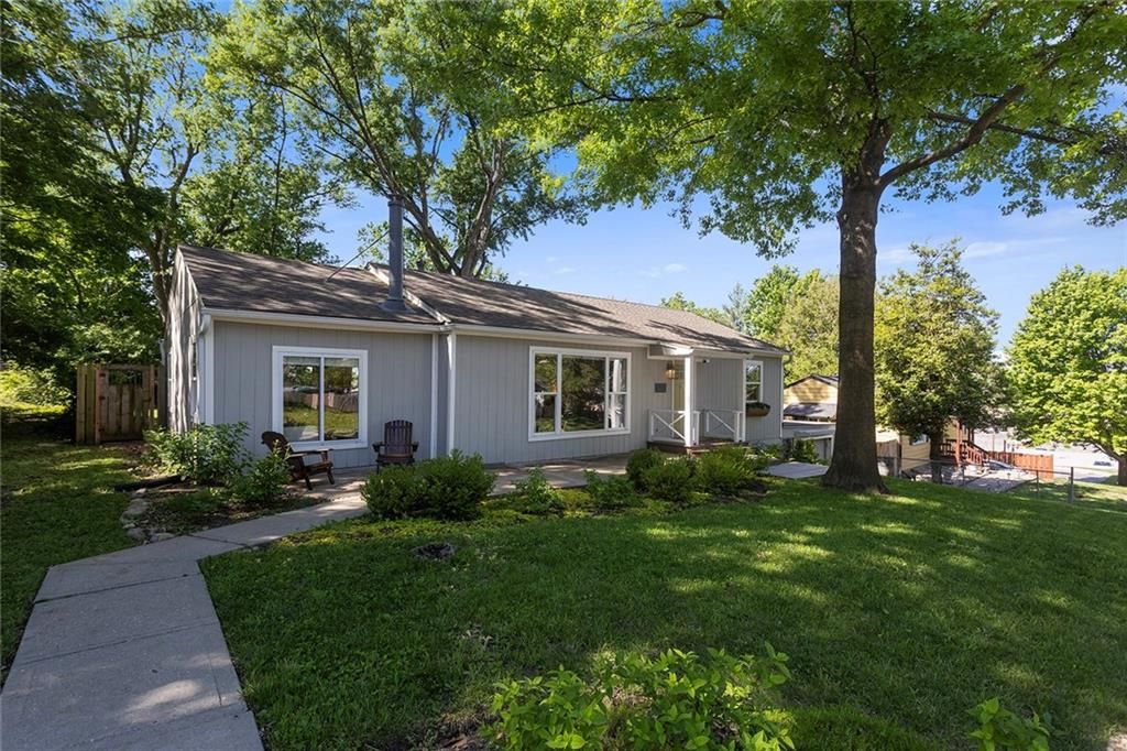 1135 ELIZABETH Street, Liberty, MO 64068