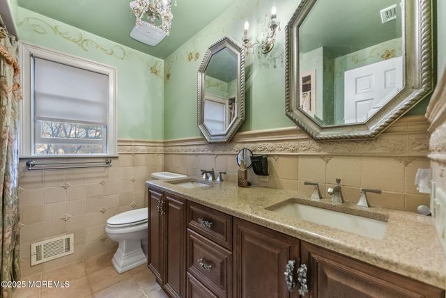 11 Liberty Road, Marlboro, NJ 07746