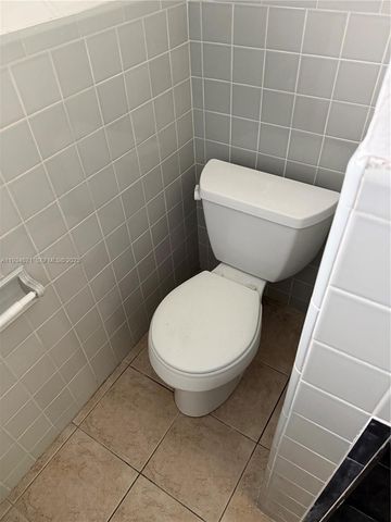 101 SW 4th Ave 2, Hallandale Beach, FL 33009