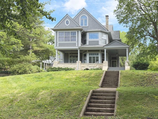 1201 Brown Hills Road, Rockford, IL 61107