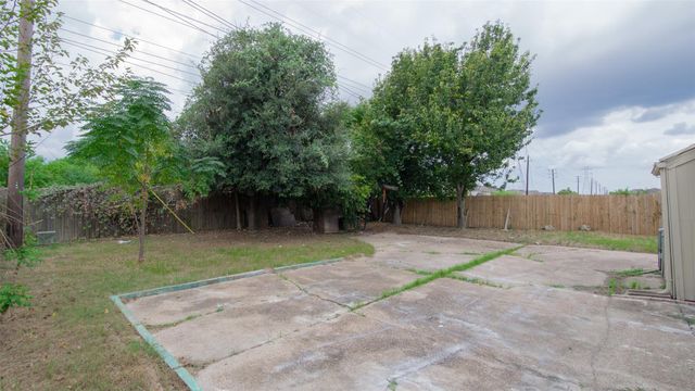 9102 Benthos Drive, Houston, TX 77083