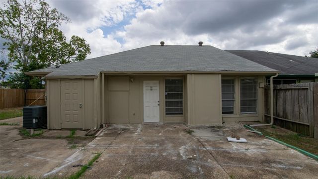 9102 Benthos Drive, Houston, TX 77083