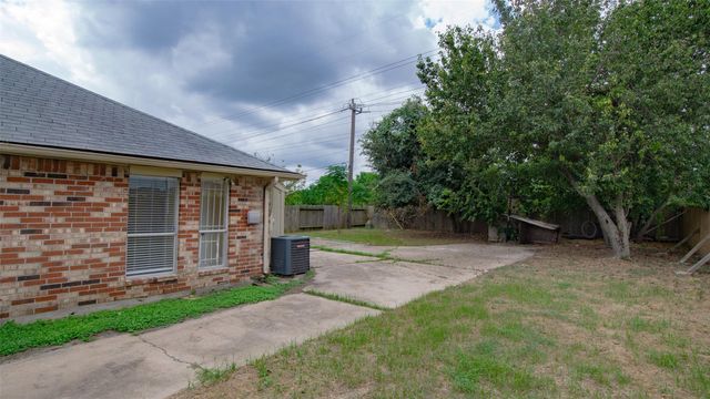 9102 Benthos Drive, Houston, TX 77083