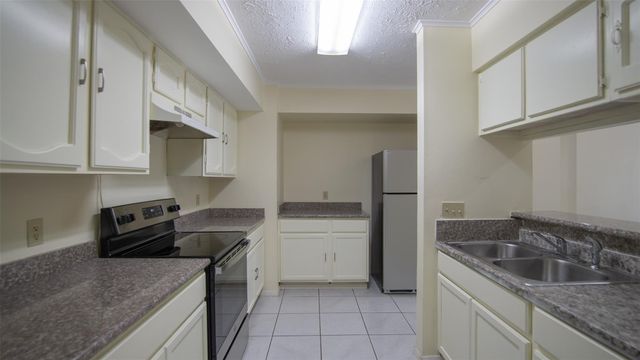 9102 Benthos Drive, Houston, TX 77083