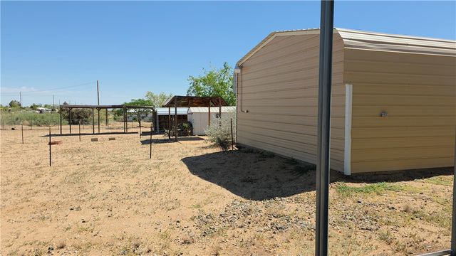 3570 N Maverick Road, Golden Valley, AZ 86413