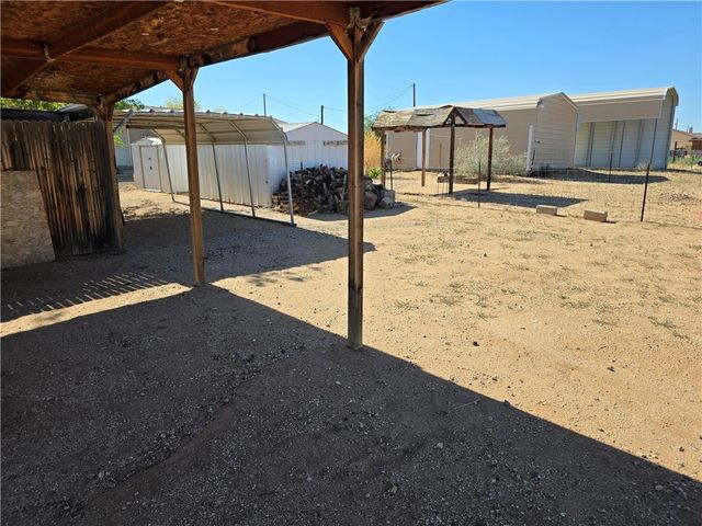 3570 N Maverick Road, Golden Valley, AZ 86413