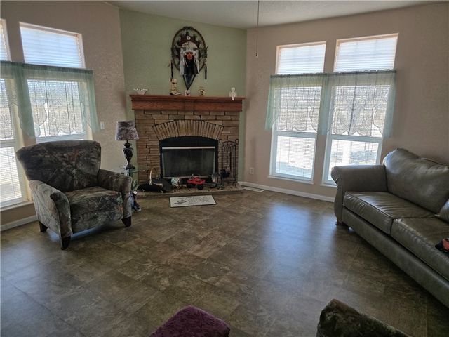 3570 N Maverick Road, Golden Valley, AZ 86413