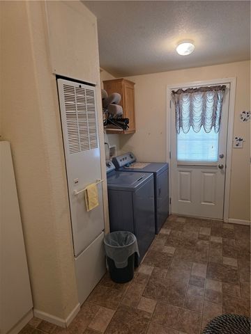 3570 N Maverick Road, Golden Valley, AZ 86413