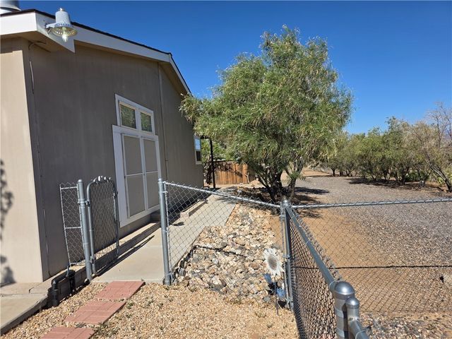 3570 N Maverick Road, Golden Valley, AZ 86413