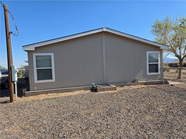 3570 N Maverick Road, Golden Valley, AZ 86413