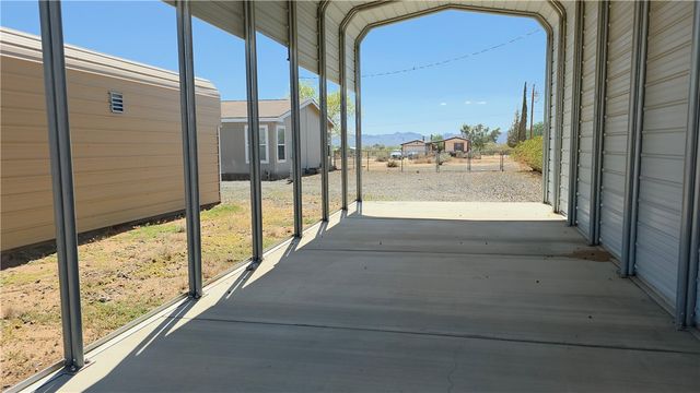 3570 N Maverick Road, Golden Valley, AZ 86413