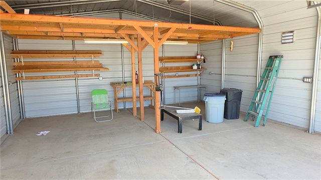 3570 N Maverick Road, Golden Valley, AZ 86413