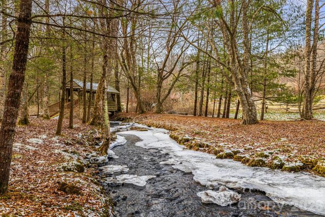 131 Trillium Glen Drive, Mars Hill, NC 28754