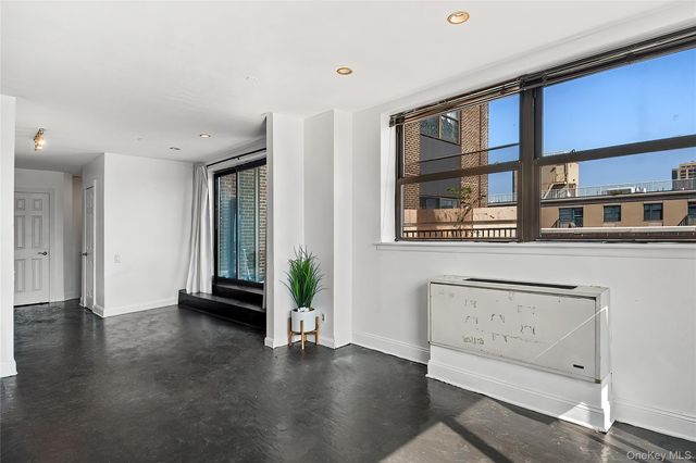 23 Water Grant Street 8E, Yonkers, NY 10701