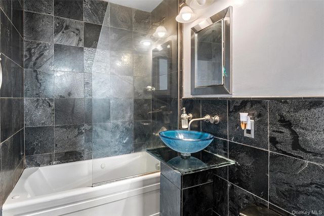 23 Water Grant Street 8E, Yonkers, NY 10701