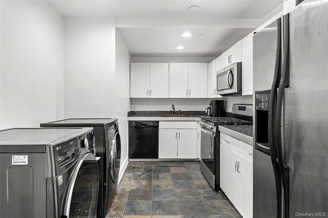 23 Water Grant Street 8E, Yonkers, NY 10701