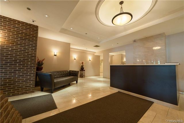 23 Water Grant Street 8E, Yonkers, NY 10701