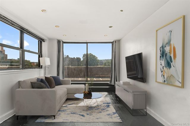 23 Water Grant Street 8E, Yonkers, NY 10701