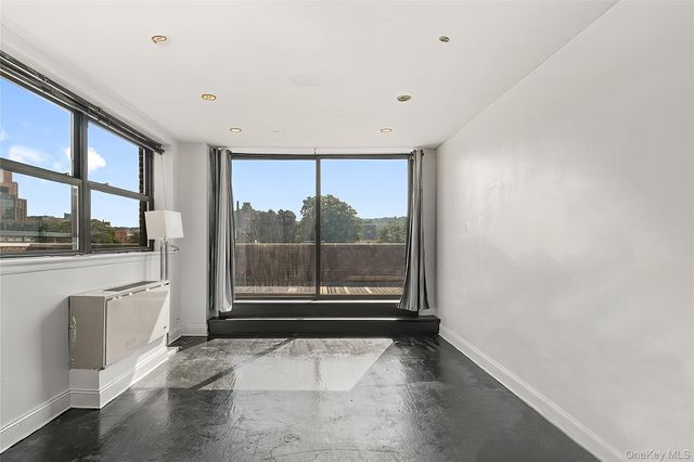 23 Water Grant Street 8E, Yonkers, NY 10701