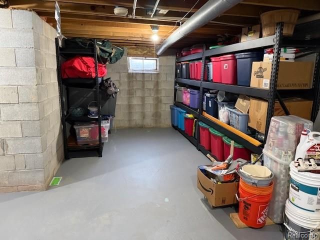 34 S Elba Road, Lapeer, MI 48446