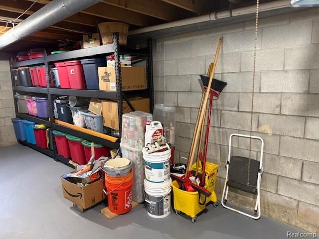 34 S Elba Road, Lapeer, MI 48446