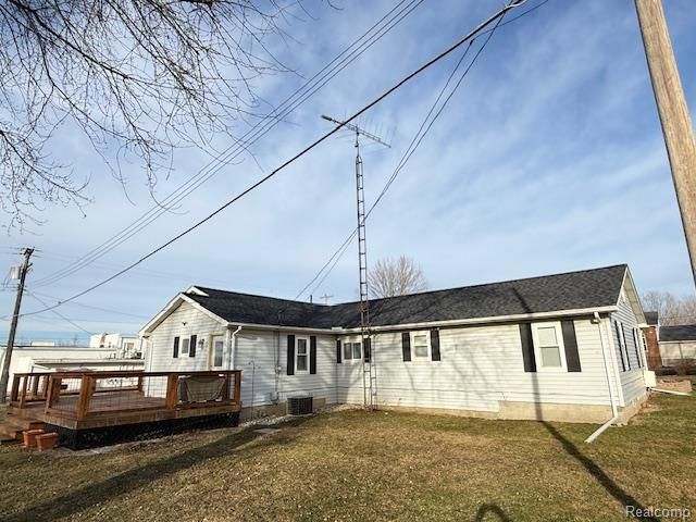 34 S Elba Road, Lapeer, MI 48446