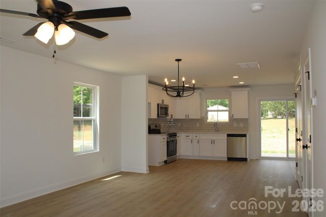 574 W Park Avenue B, Mooresville, NC 28115