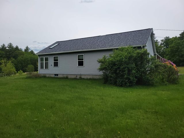 42 Chester Road, Raymond, NH 03077