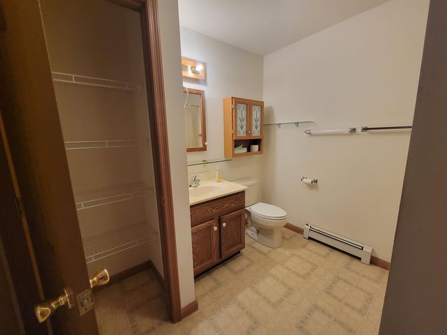42 Chester Road, Raymond, NH 03077