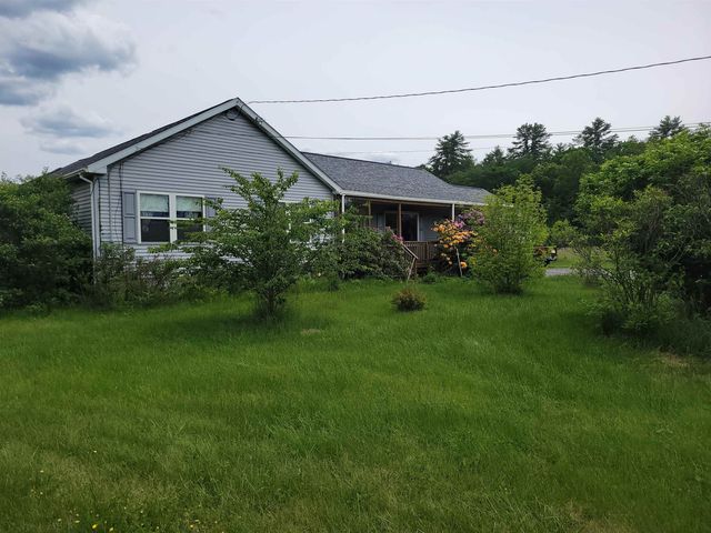 42 Chester Road, Raymond, NH 03077
