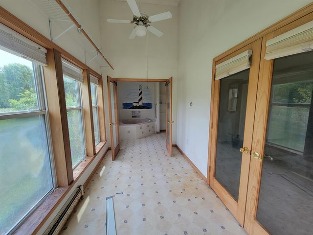 42 Chester Road, Raymond, NH 03077