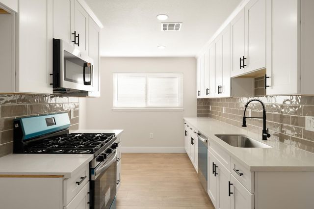 6429 Grattan Way, North Highlands, CA 95660