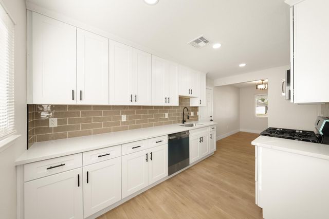 6429 Grattan Way, North Highlands, CA 95660