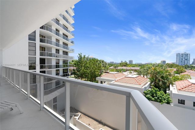 20281 E Country Club Drive 403, Aventura, FL 33180