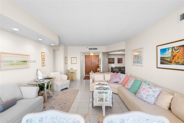 20281 E Country Club Drive 403, Aventura, FL 33180