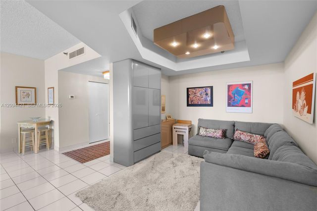 20281 E Country Club Drive 403, Aventura, FL 33180