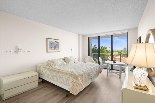 20281 E Country Club Drive 403, Aventura, FL 33180