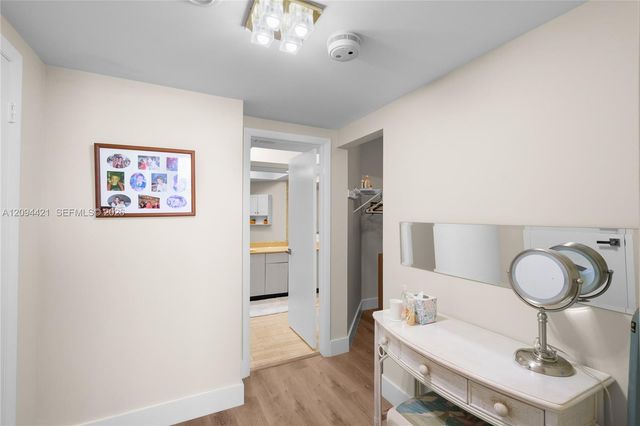 20281 E Country Club Drive 403, Aventura, FL 33180