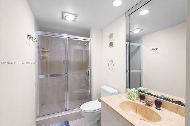 20281 E Country Club Drive 403, Aventura, FL 33180